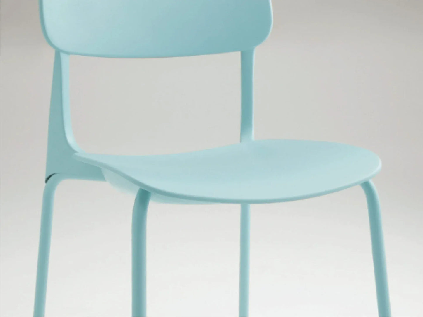 Essenziale    La forma più snella svolge la funzione più essenziale.