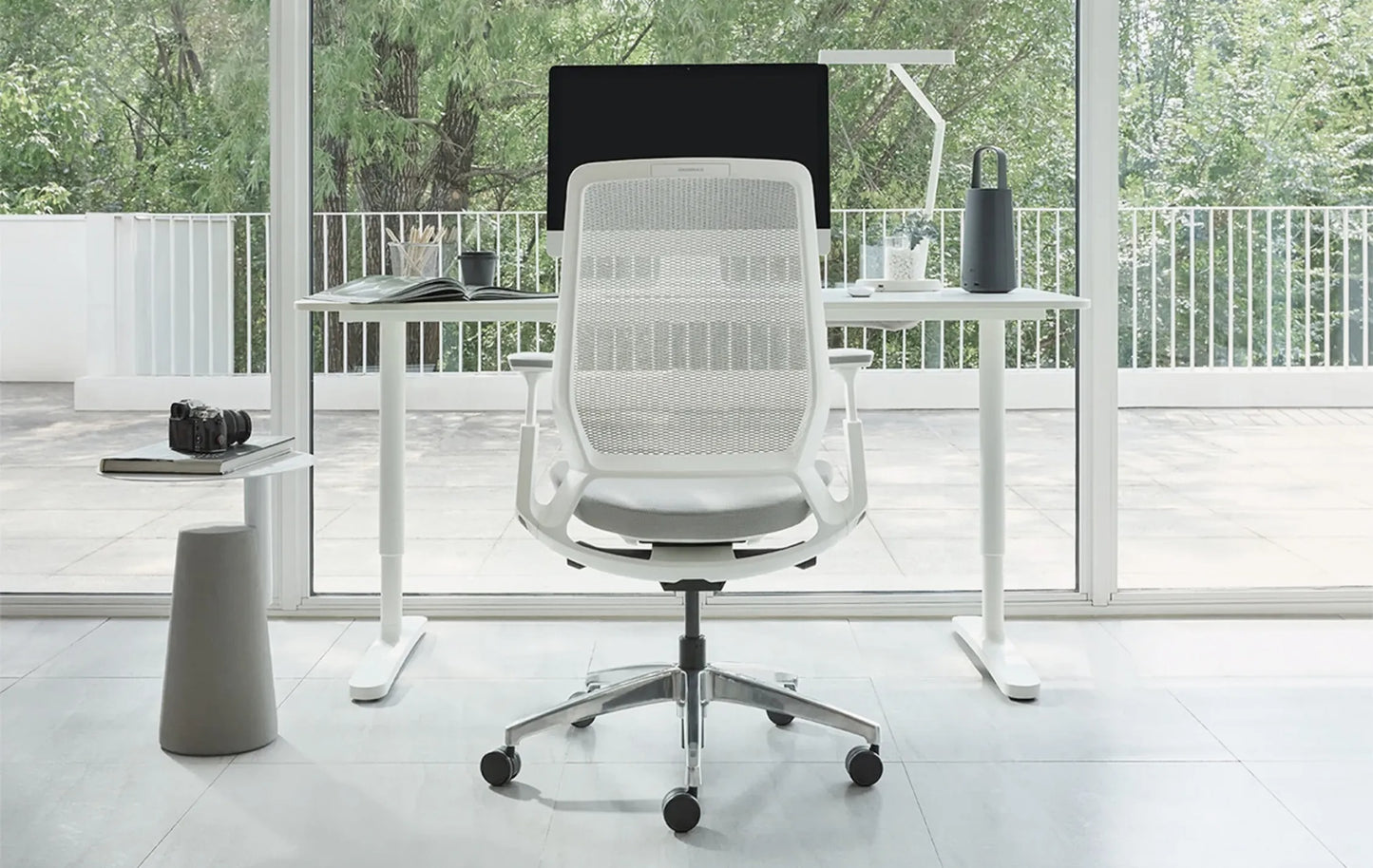 Respira redefines the infinite possibilities of sitting through technology.