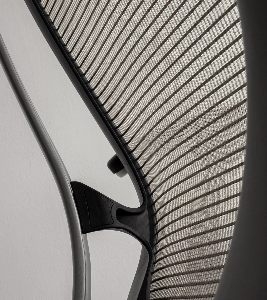 Aria When Italian design meets cutting-edge technology, an art form for a chair is born.